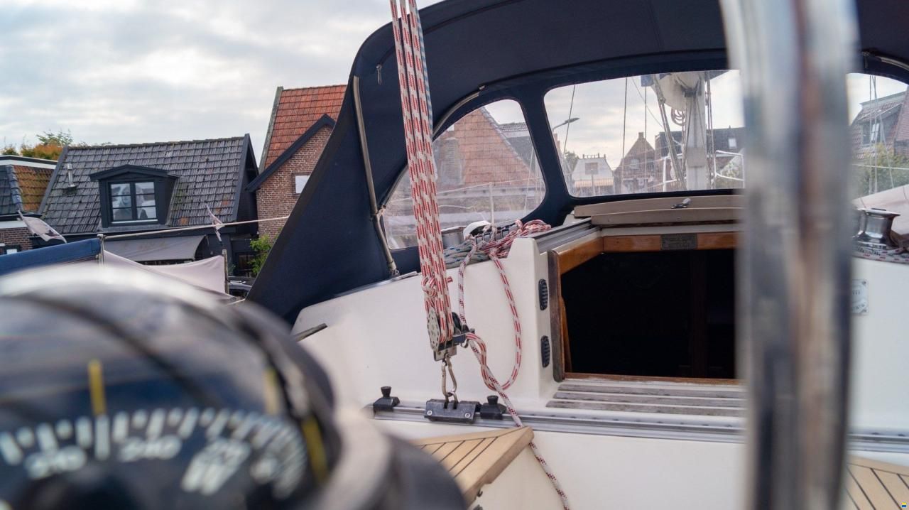 Bavaria 38