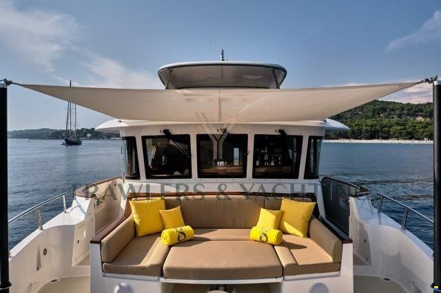 Selene 72 explorer