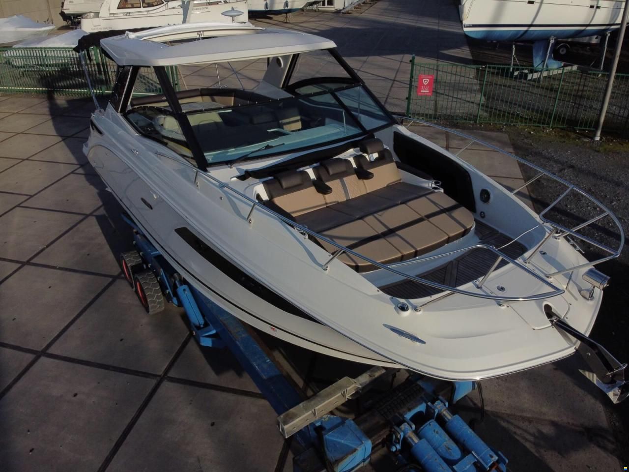 Sea Ray 320 Sundancer