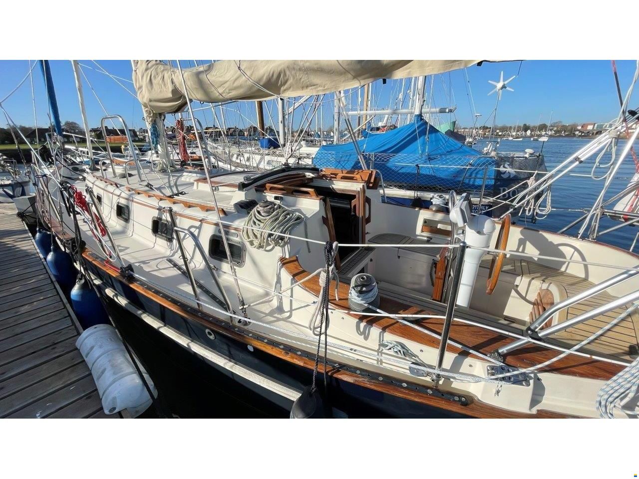 Pacific Seacraft 34