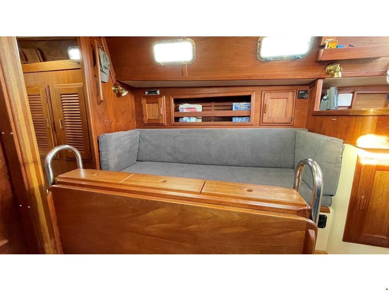 Pacific Seacraft 34