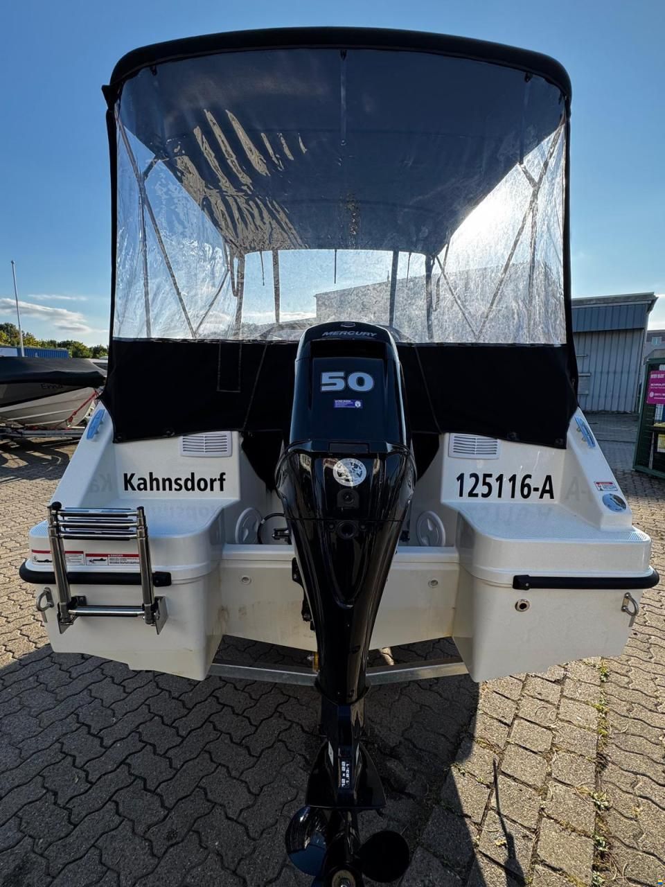 Quicksilver 555 Cabin