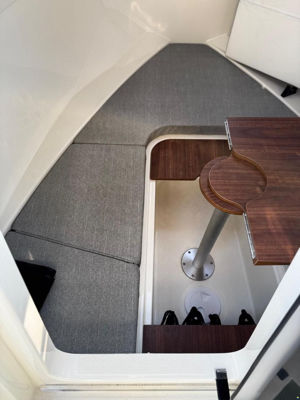 Quicksilver 555 Cabin