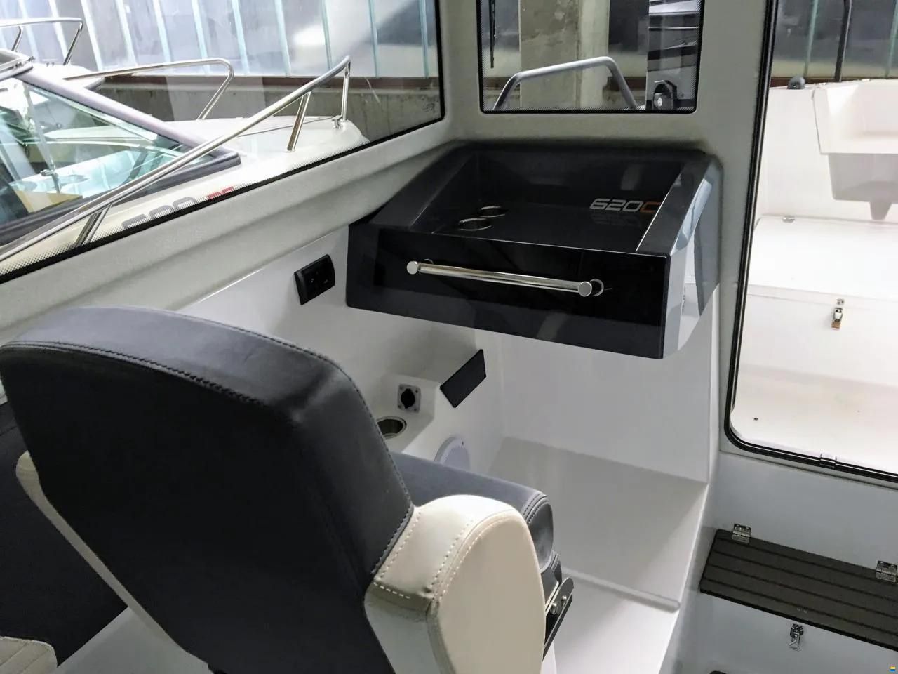Bella 620 Cabin