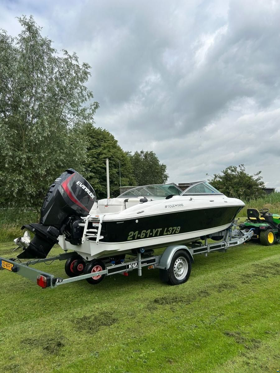 Four Winns H180 outboard
