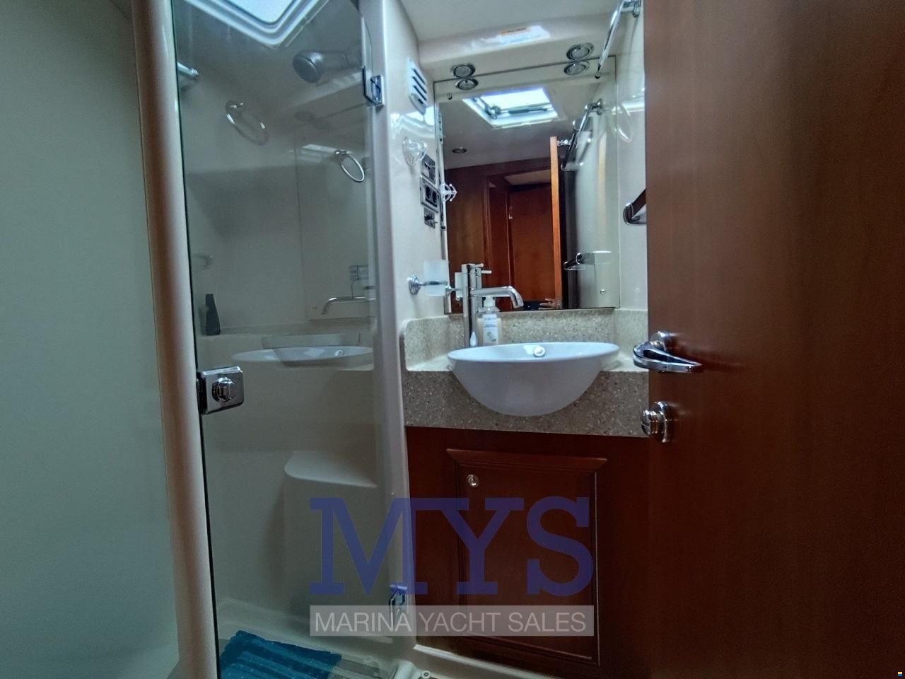 Riviera Marine 47 Flybridge