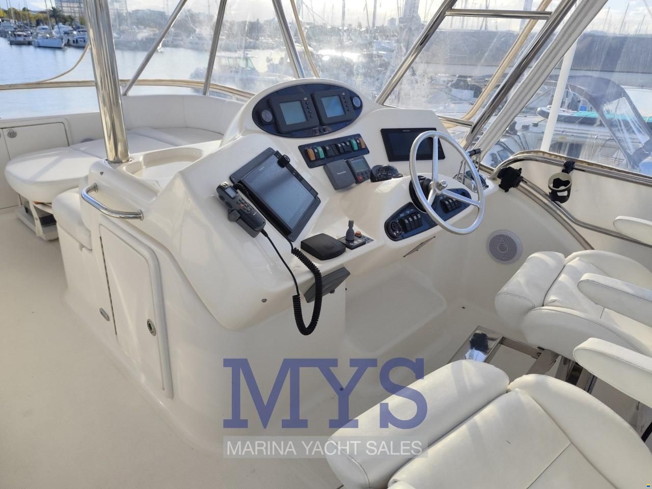 Riviera Marine 47 Flybridge
