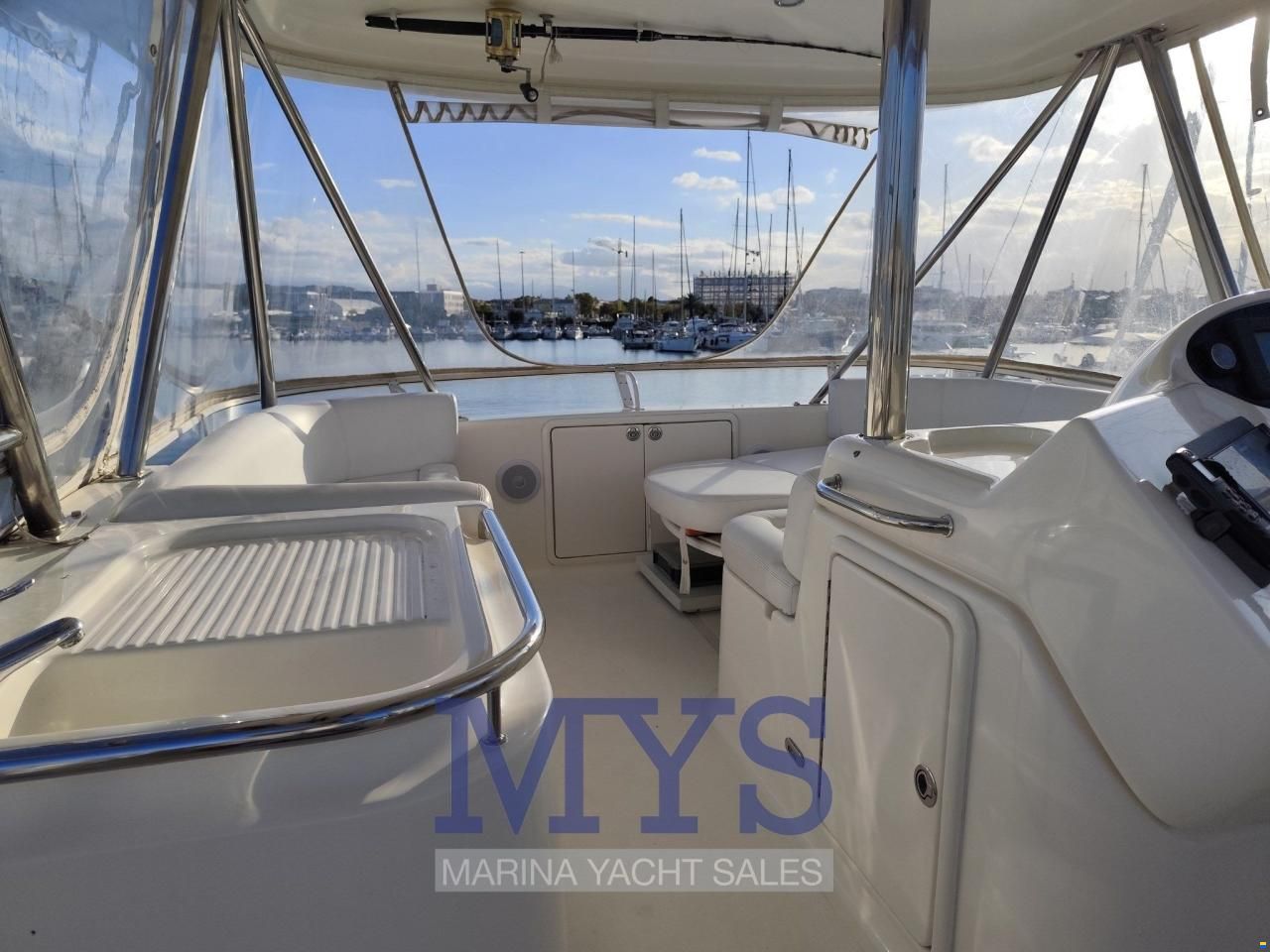 Riviera Marine 47 Flybridge