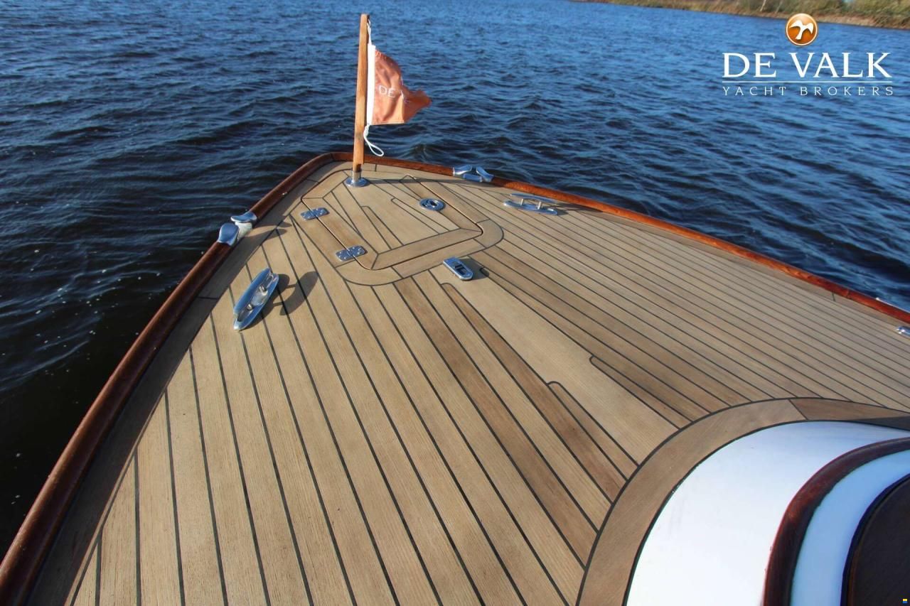 Long Island 33 Runabout