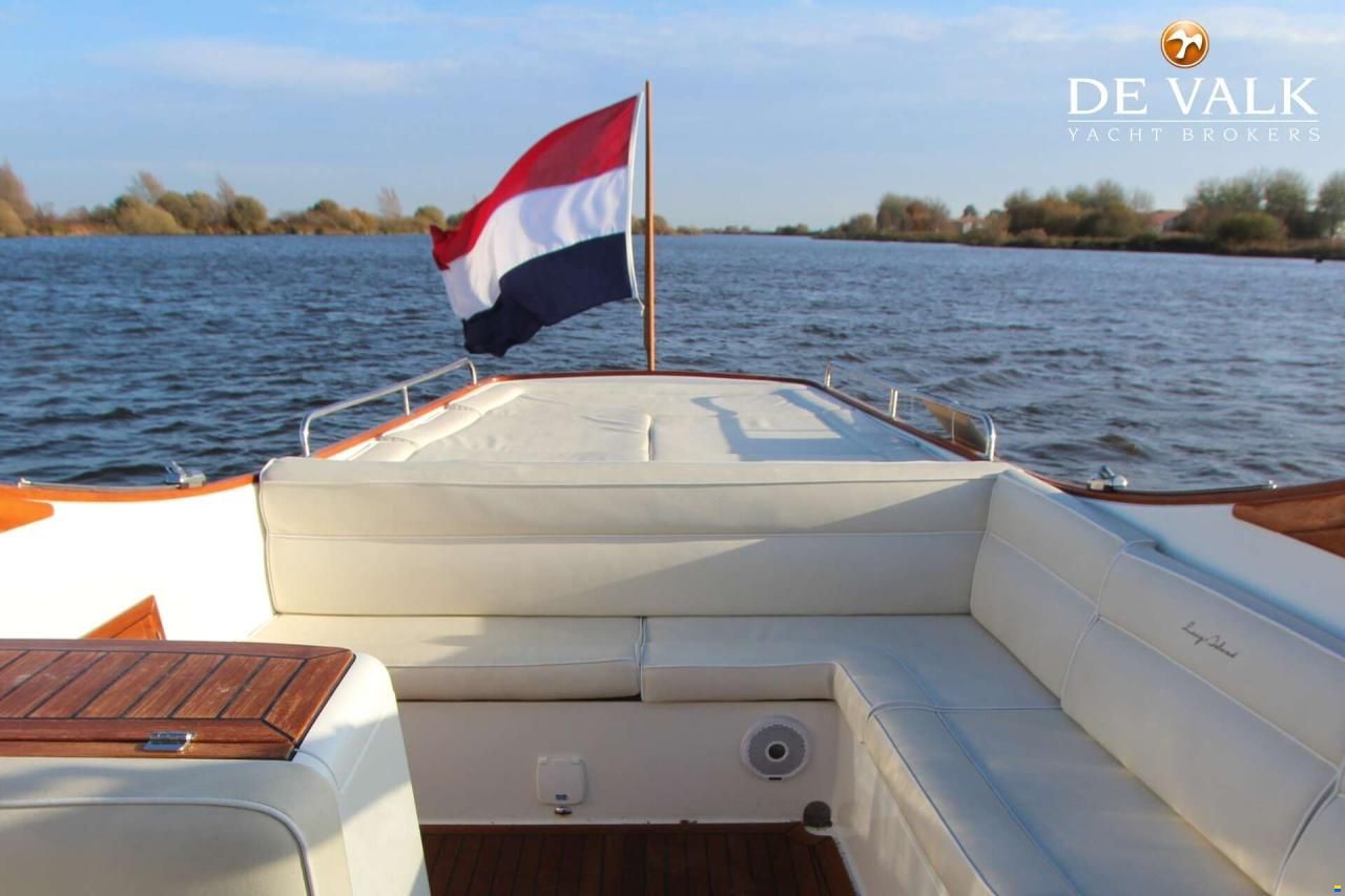 Long Island 33 Runabout