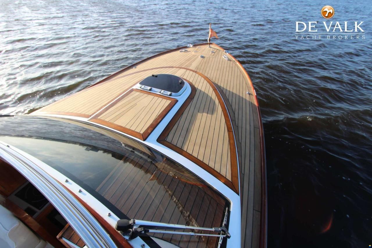 Long Island 33 Runabout