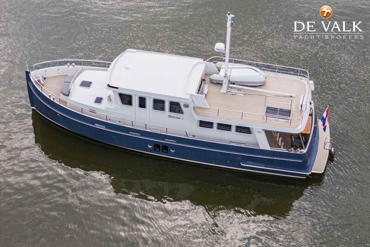 Steeler Yachts Explorer 50 Pilothouse