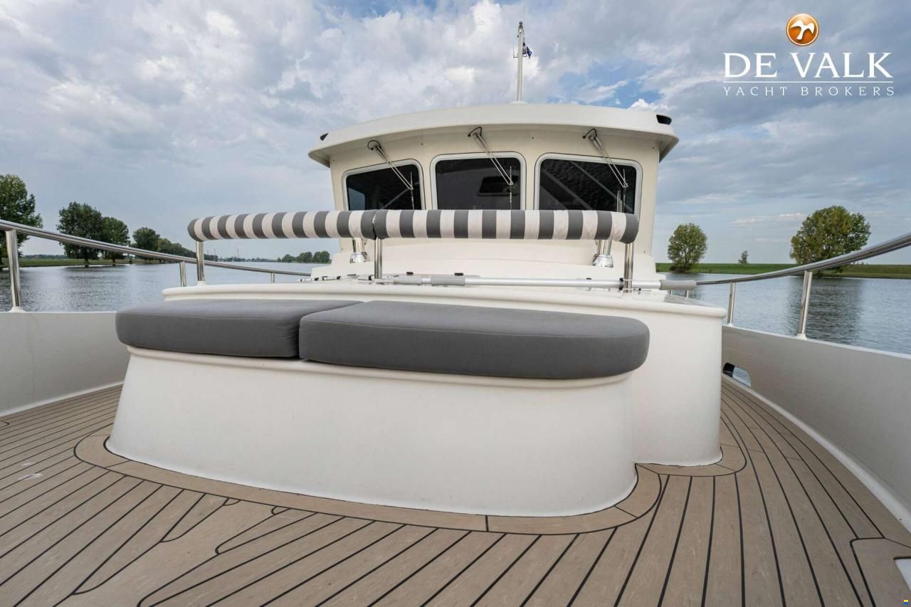 Steeler Yachts Explorer 50 Pilothouse