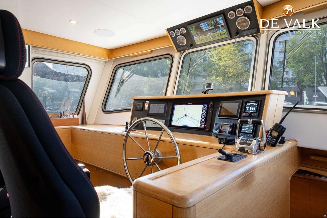 Steeler Yachts Explorer 50 Pilothouse