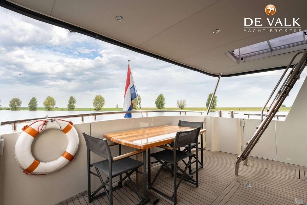 Steeler Yachts Explorer 50 Pilothouse