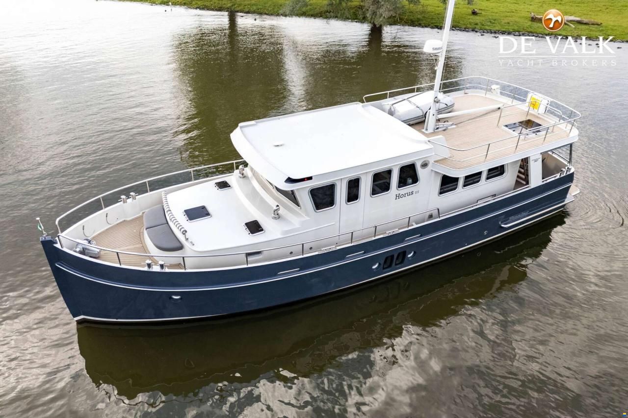 Steeler Yachts Explorer 50 Pilothouse