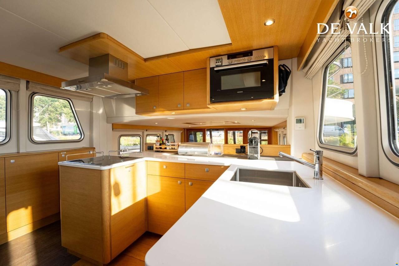 Steeler Yachts Explorer 50 Pilothouse