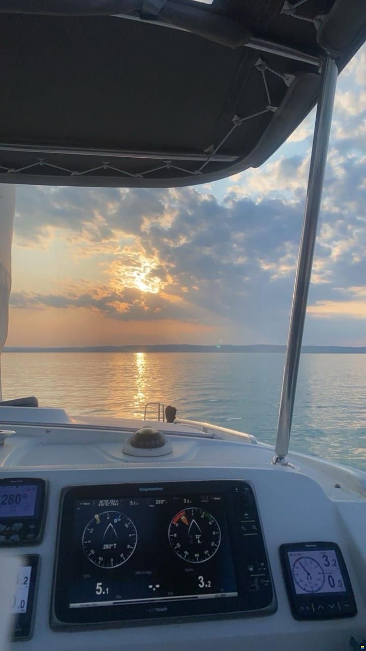 Lagoon 39
