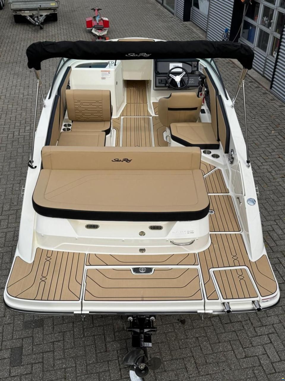 Sea Ray SPX 210