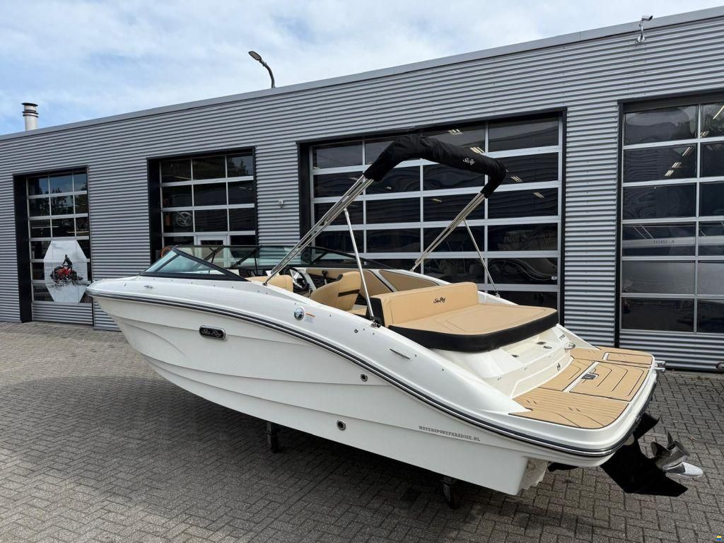 Sea Ray SPX 210