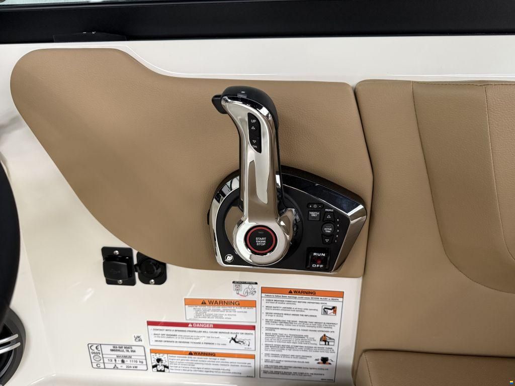 Sea Ray SDX 250 Outboard