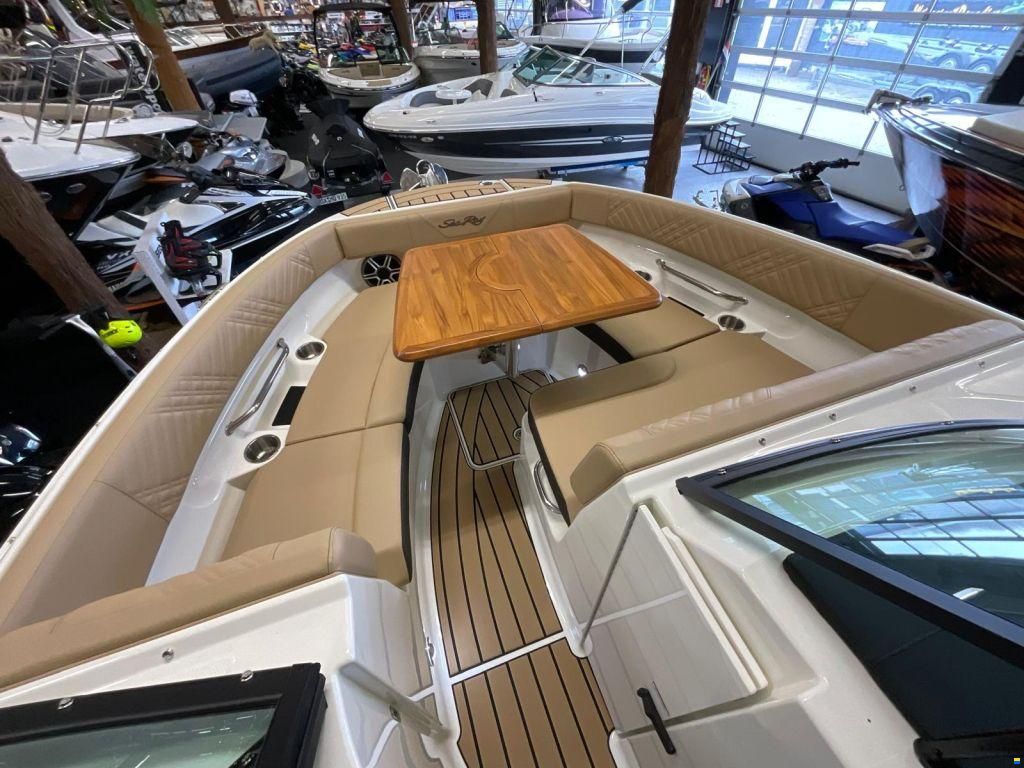 Sea Ray SDX 250 Outboard