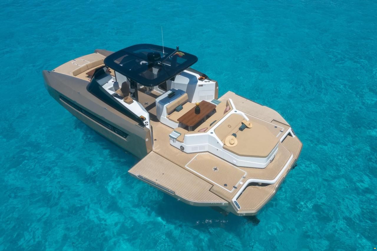 Catamaran Money Penny Seavy 11