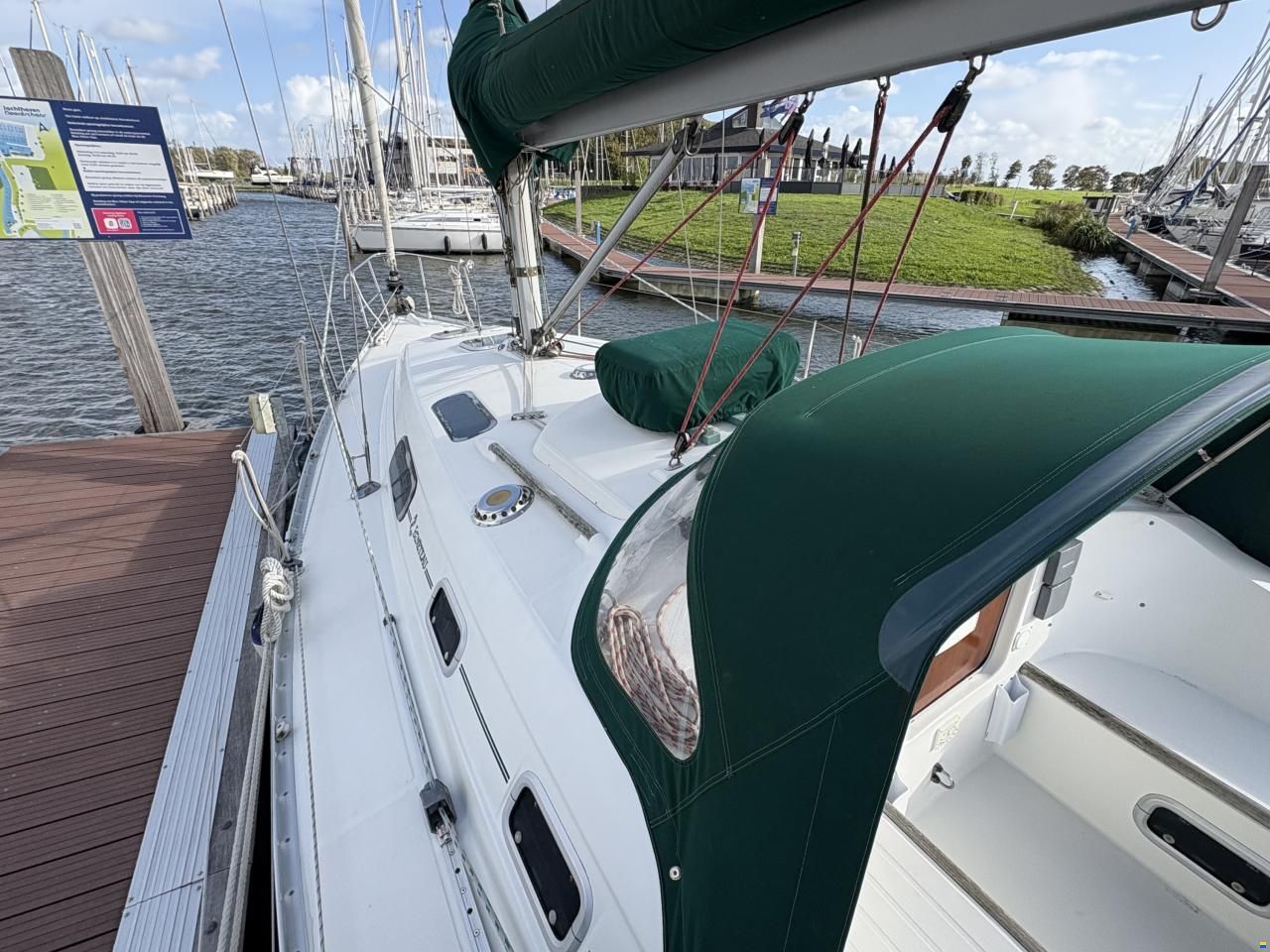 Beneteau Oceanis 321 Jubilee