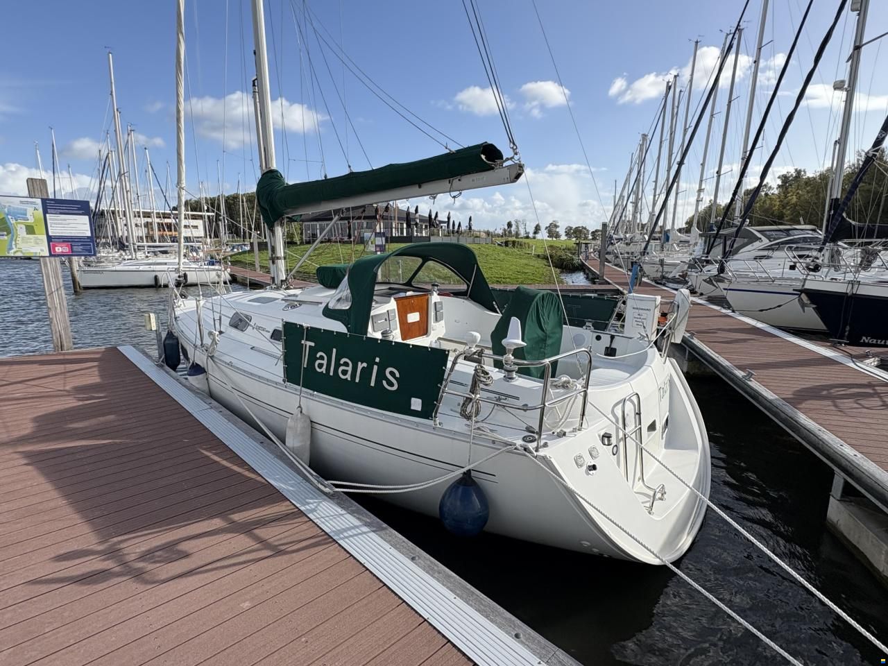 Beneteau Oceanis 321 Jubilee