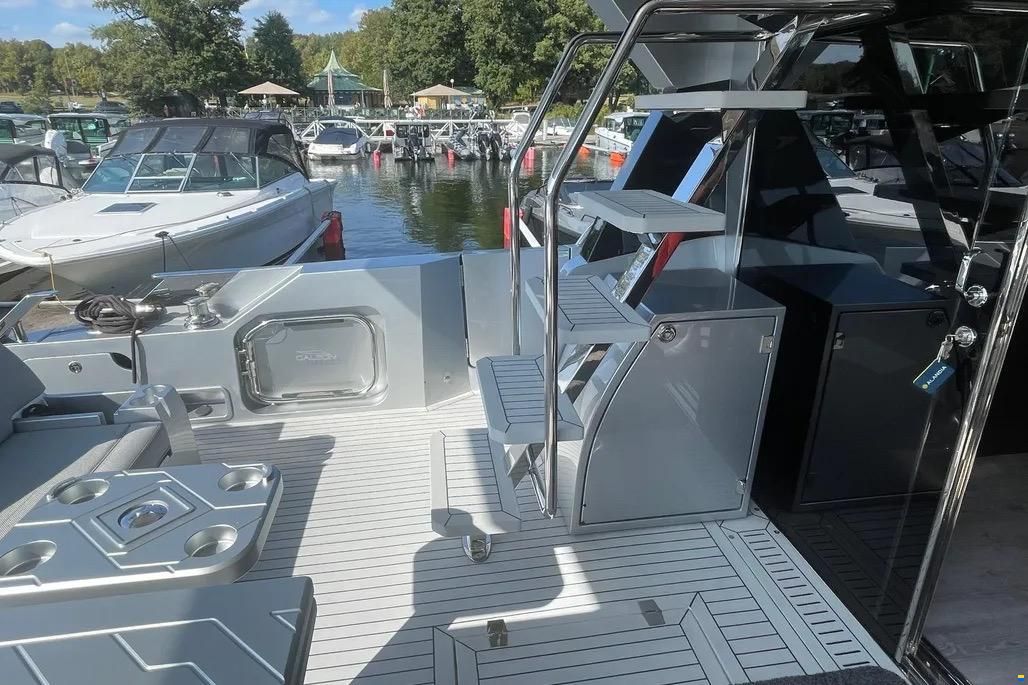 Galeon 700 Sky