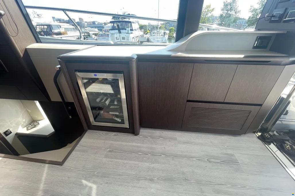 Galeon 700 Sky