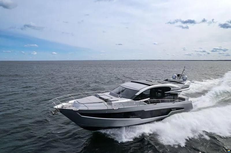 Galeon 700 Sky