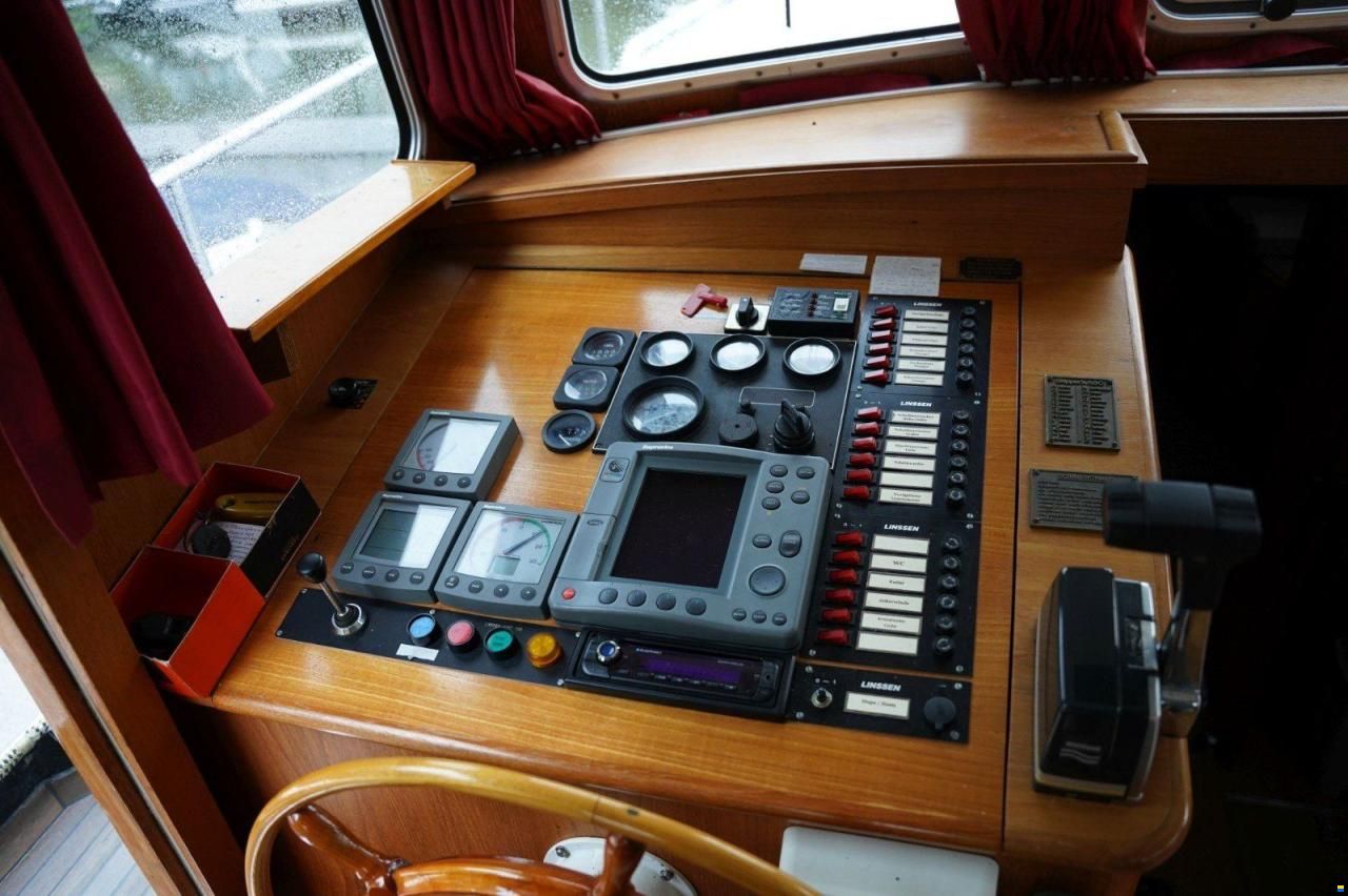 Linssen STURDY 400 AC