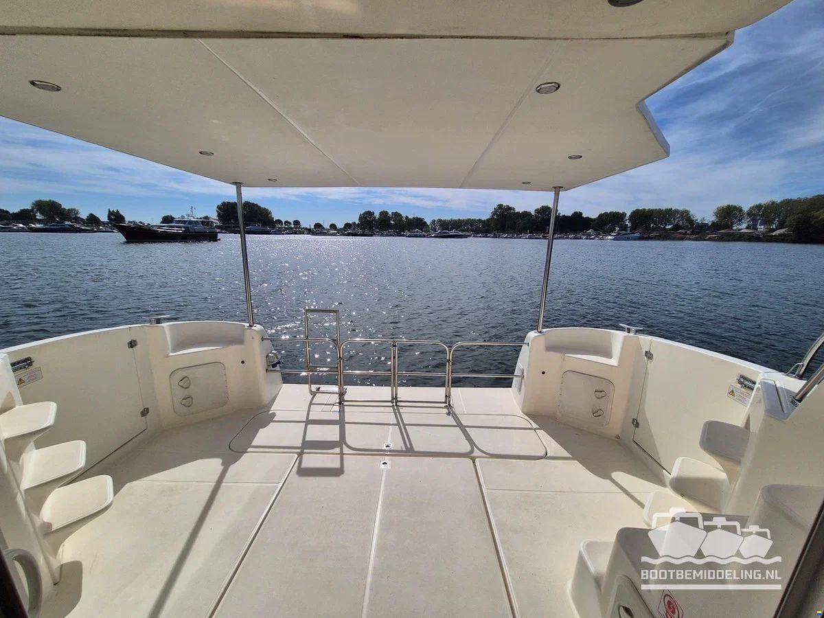 Nicols Yacht Sixto Prestige