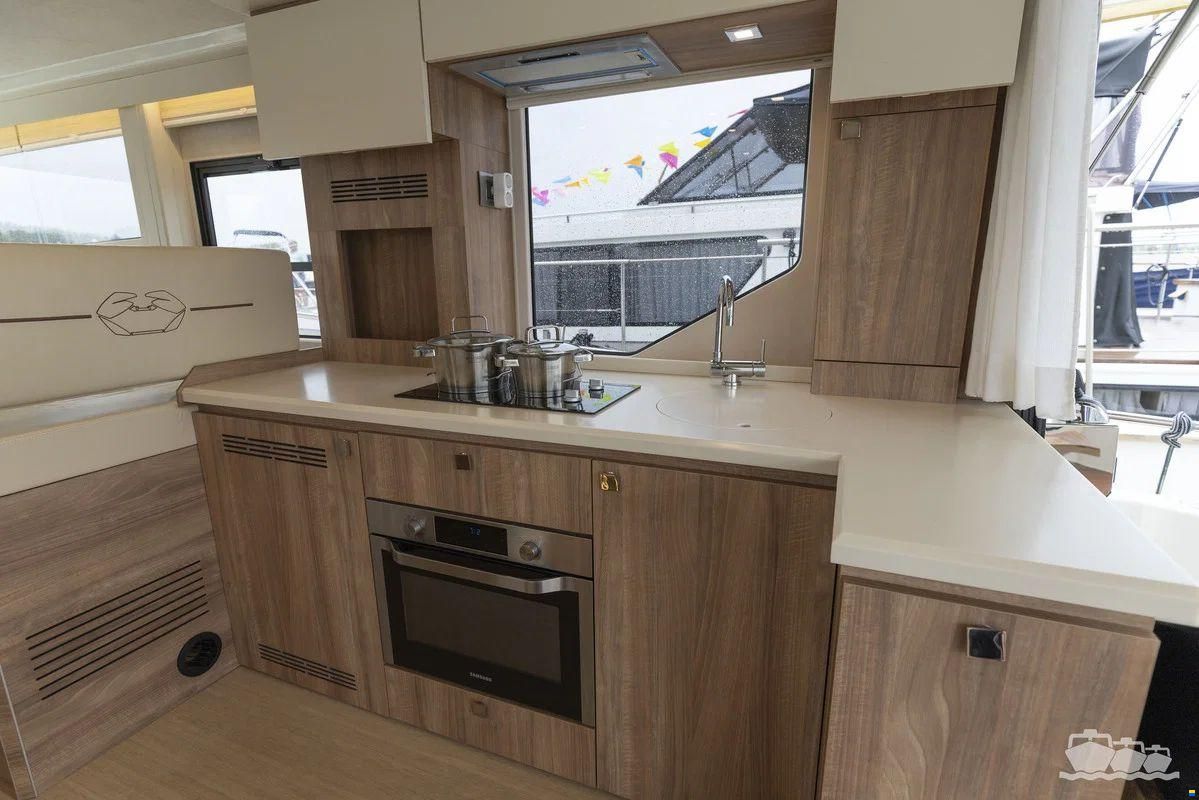 Cranchi Eco Trawler 43 Long Distance