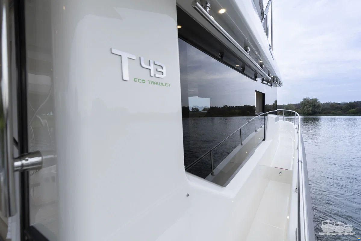 Cranchi Eco Trawler 43 Long Distance