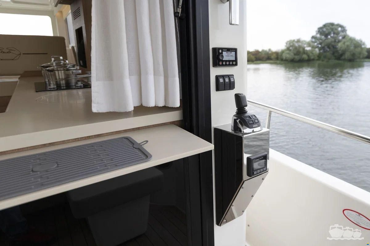 Cranchi Eco Trawler 43 Long Distance