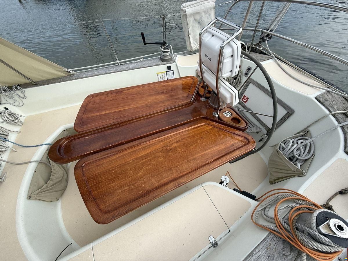 Freedom 44