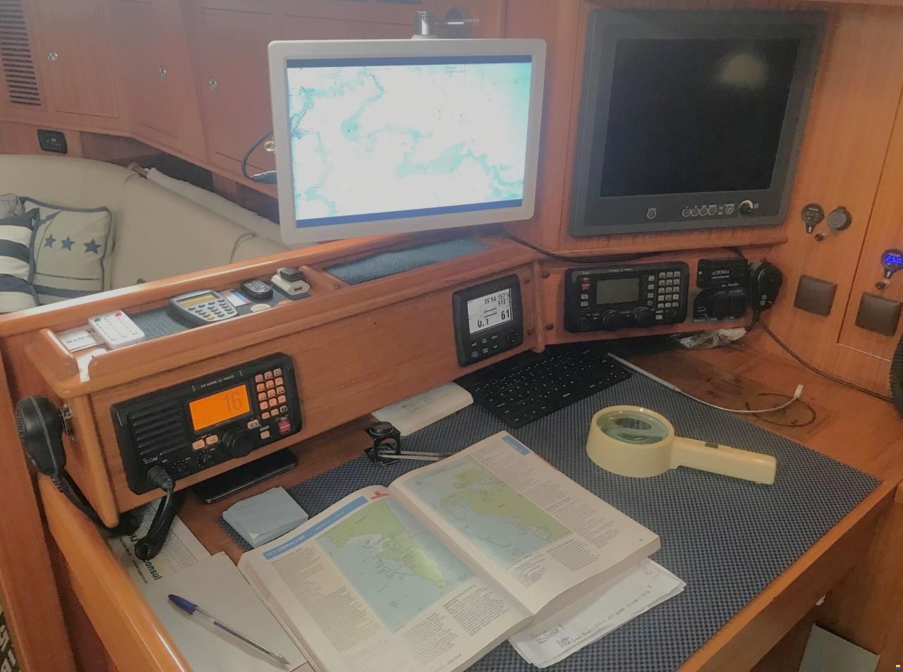 Hallberg-Rassy 54