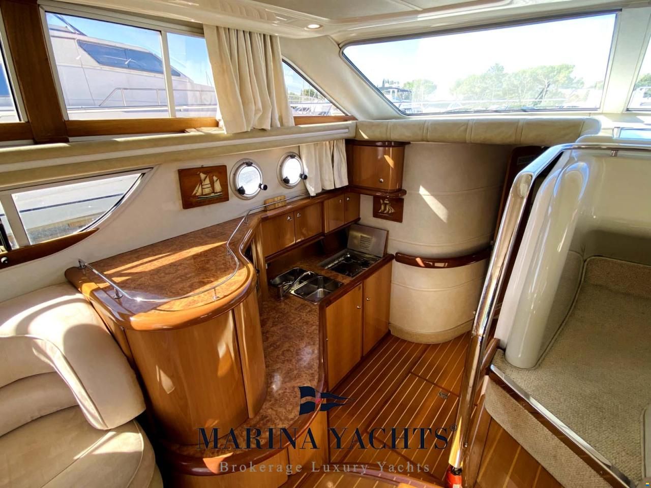Sealine F44