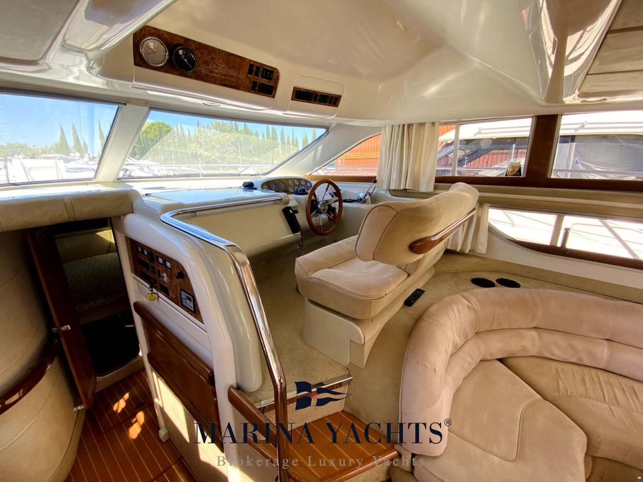 Sealine F44