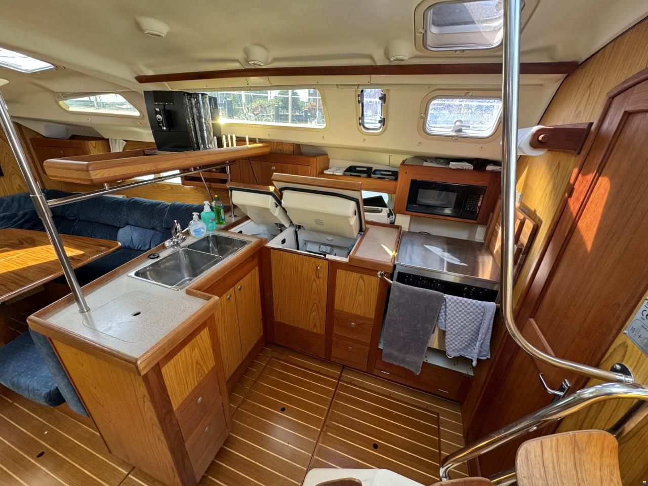 Hunter Marine Hunter 410
