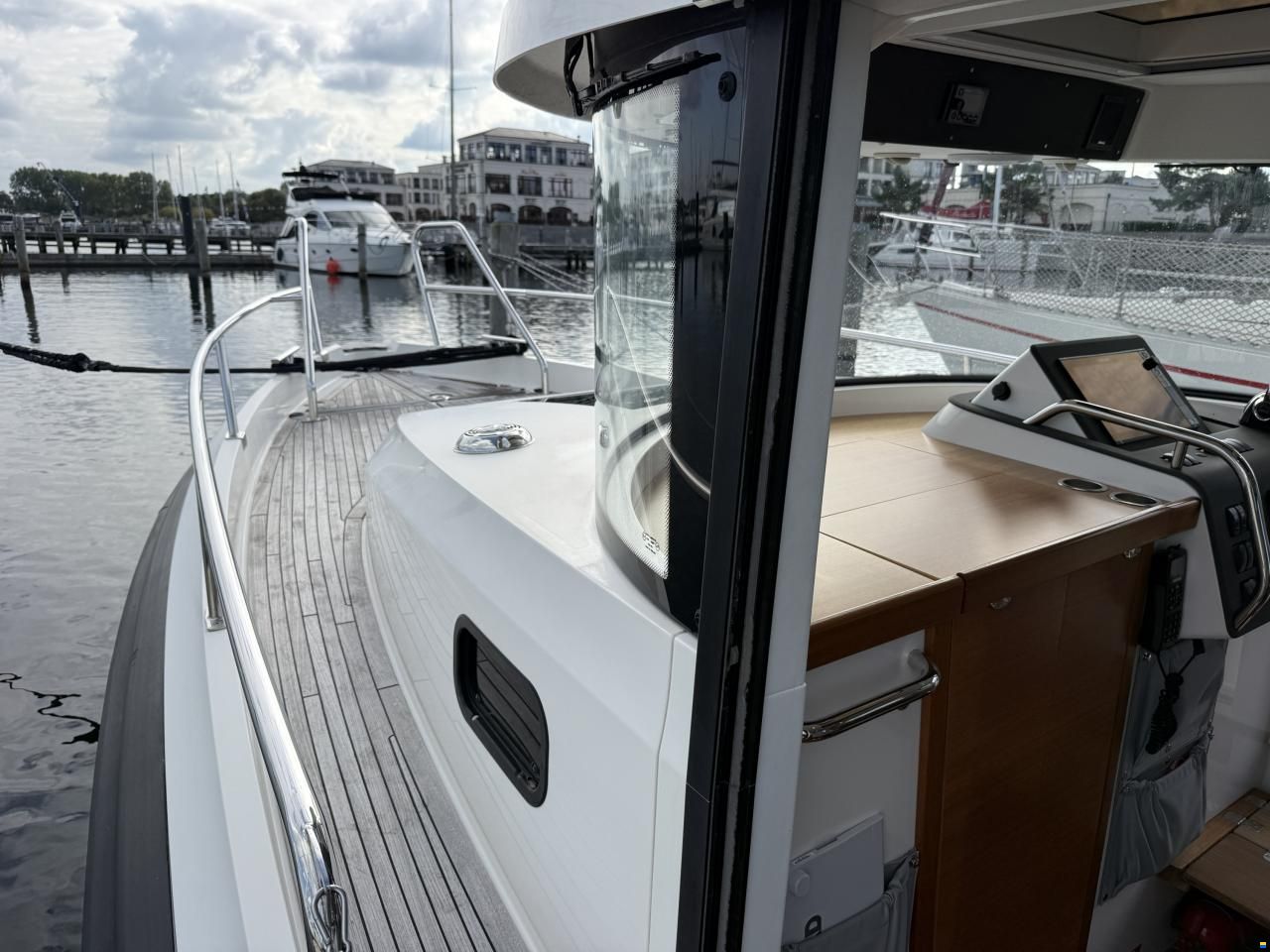 Paragon Yachts 31 Cabin
