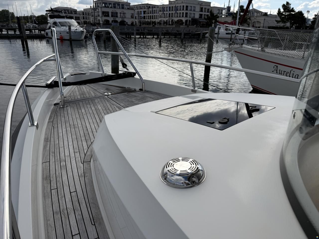 Paragon Yachts 31 Cabin