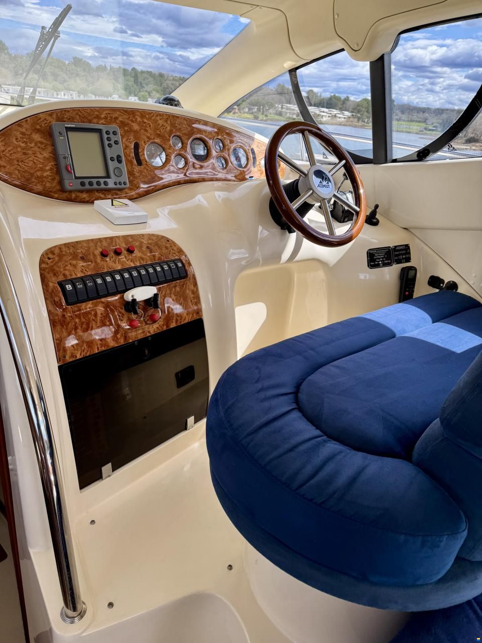 Azimut 42 Fly