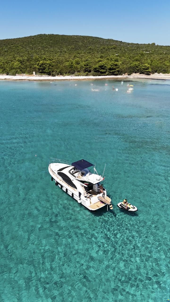 Azimut 42 Fly