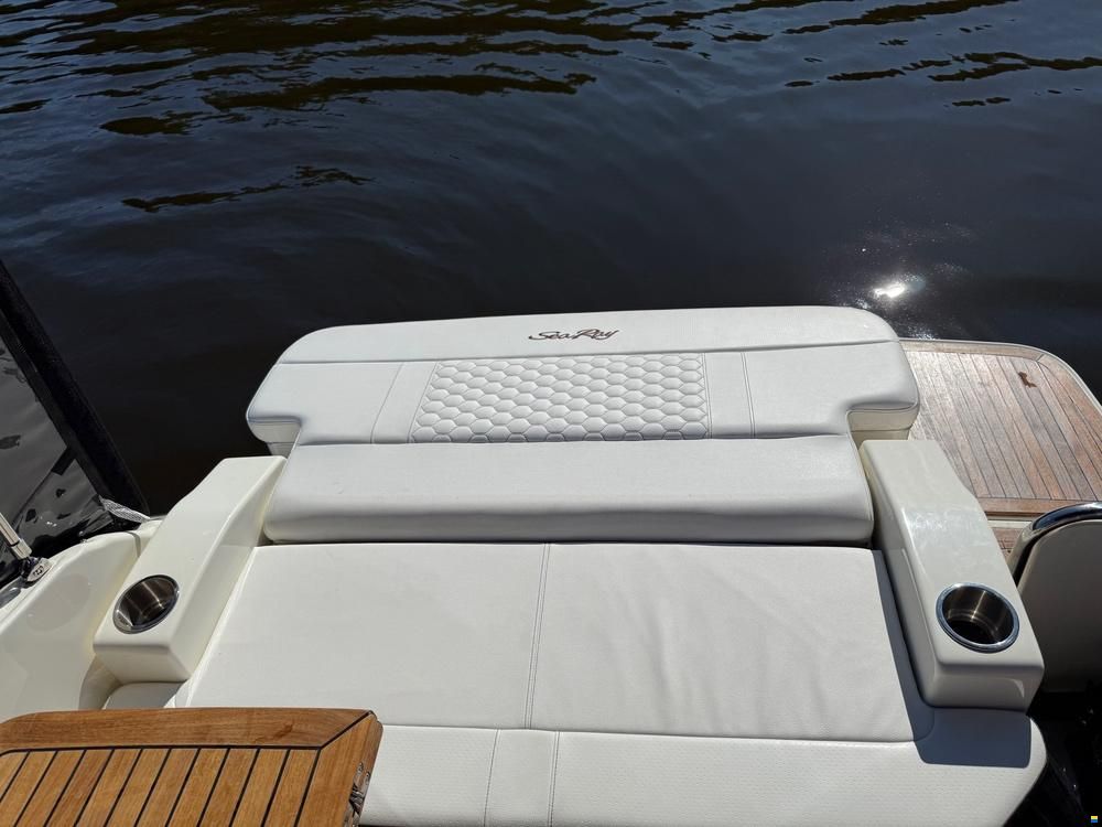 Sea Ray Sundancer 265