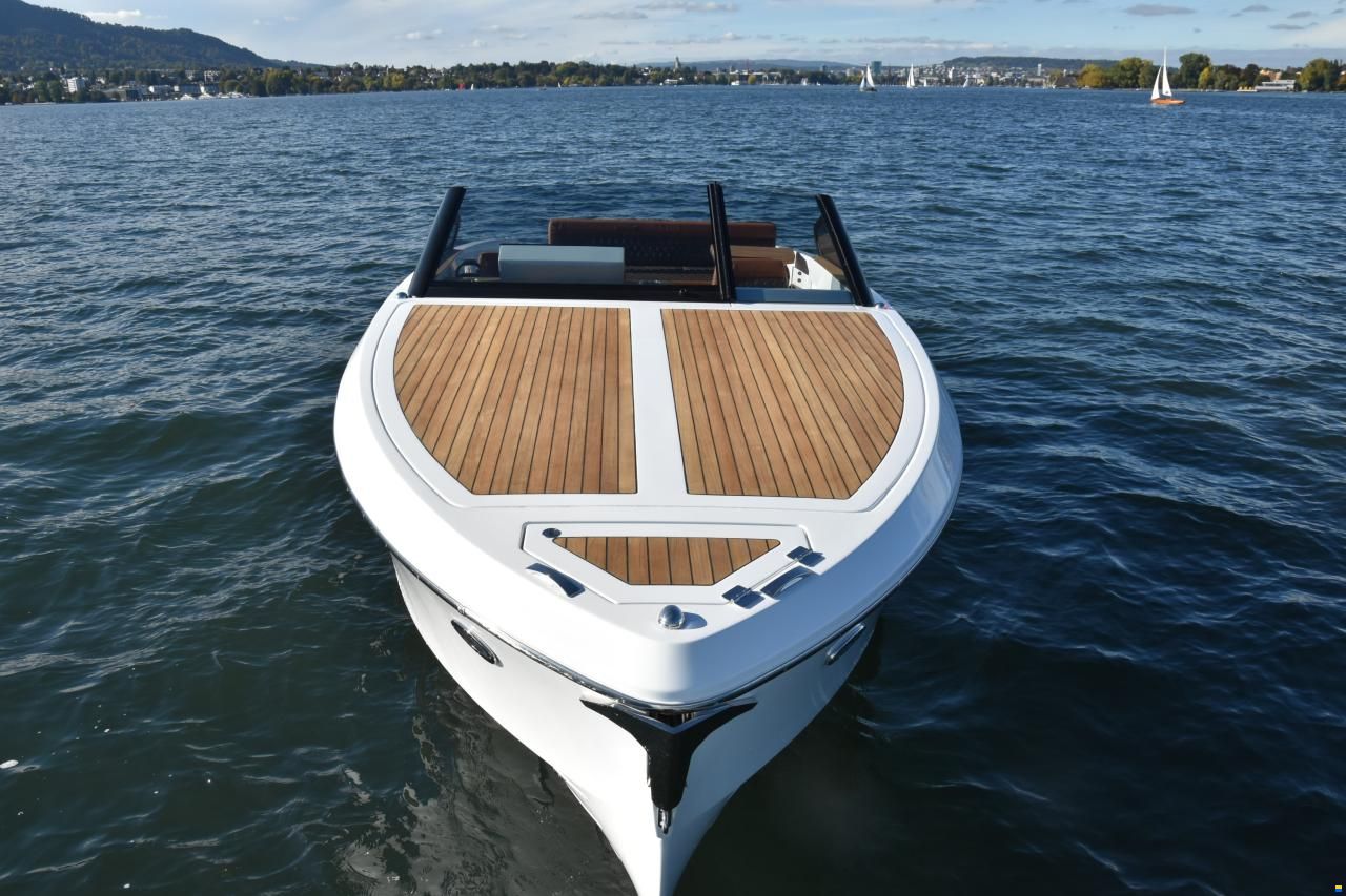 Ganz Boats Ovation 7X Cabin