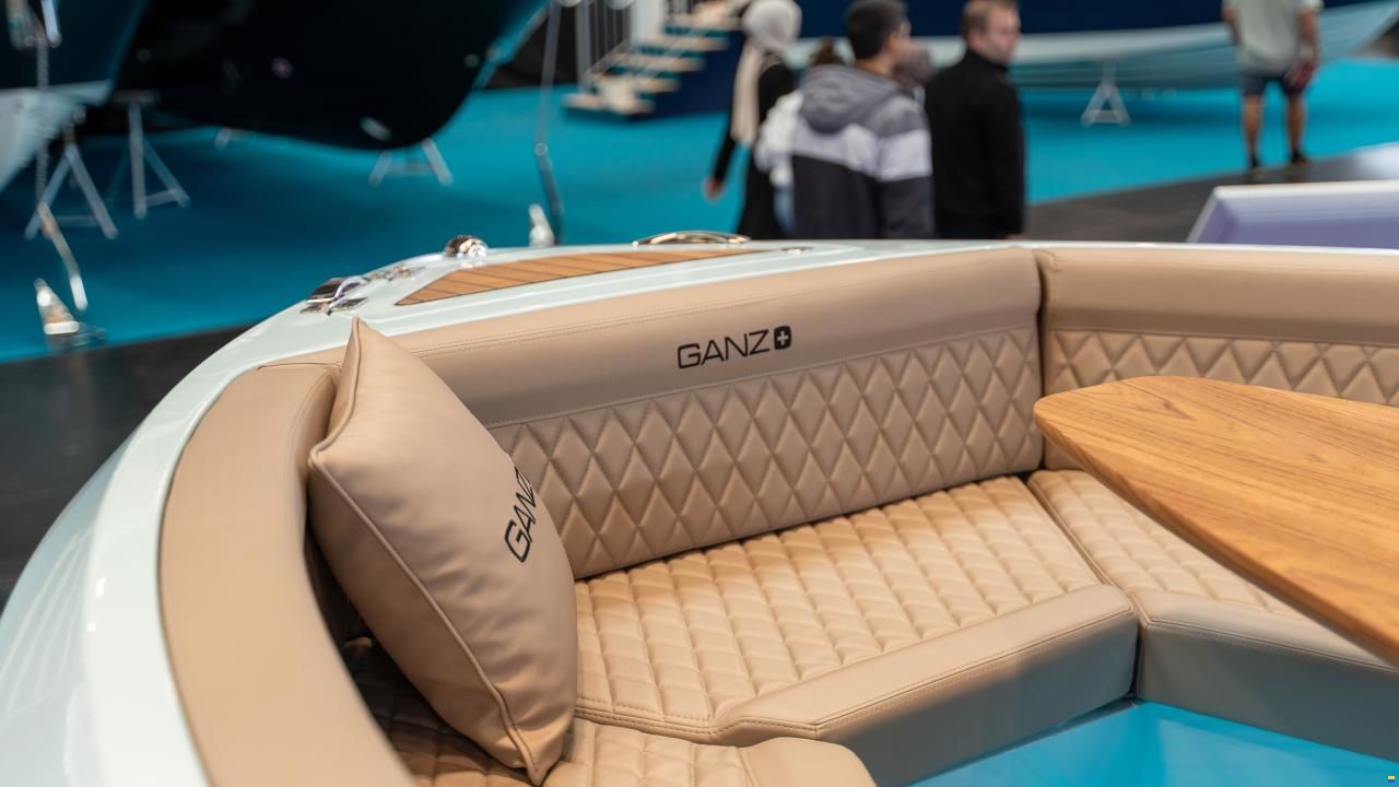 Ganz Boats Ovation 7X Cabin
