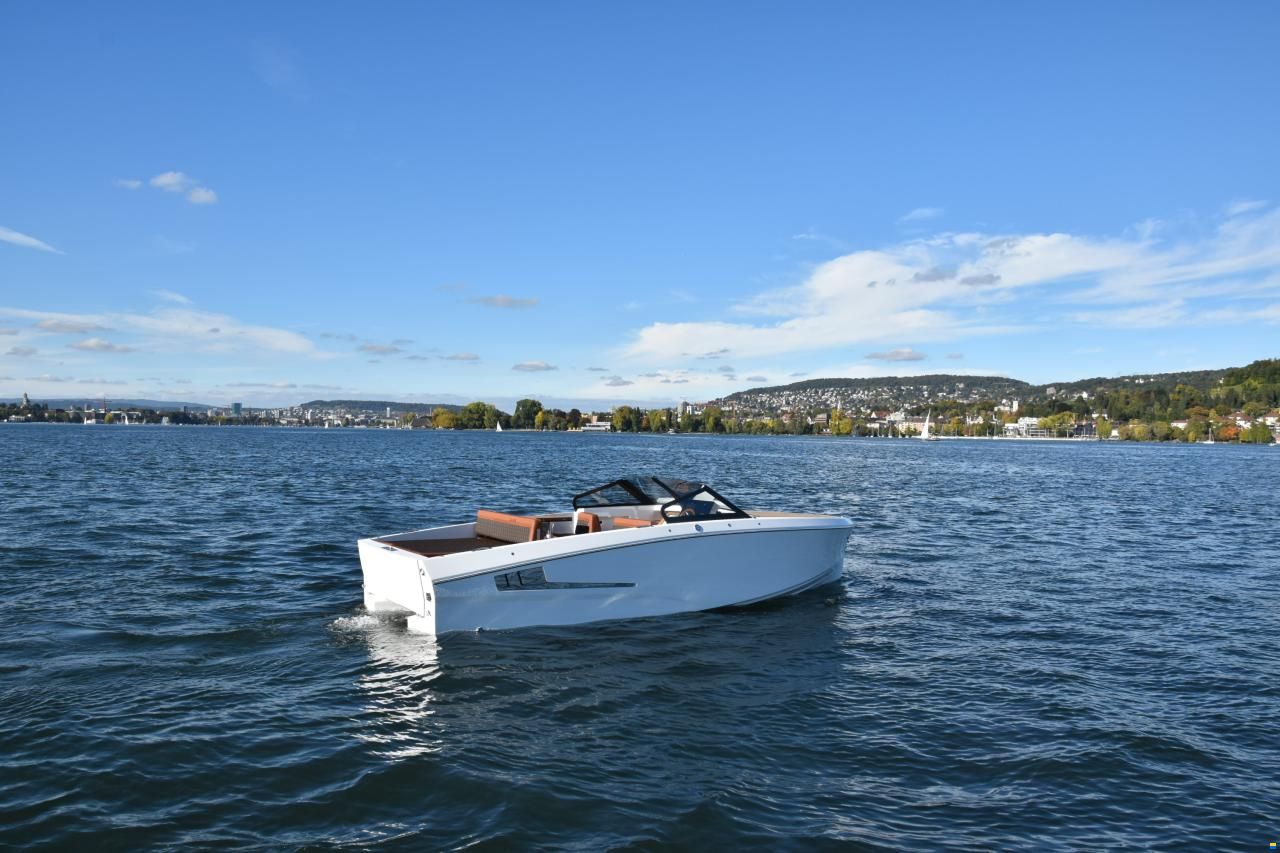 Ganz Boats Ovation 7X Cabin